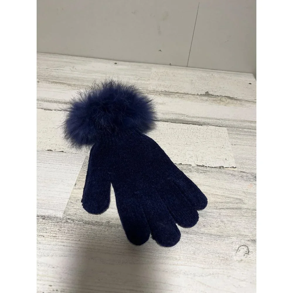 XO purple winter gloves with furry Angola trim. NWT
